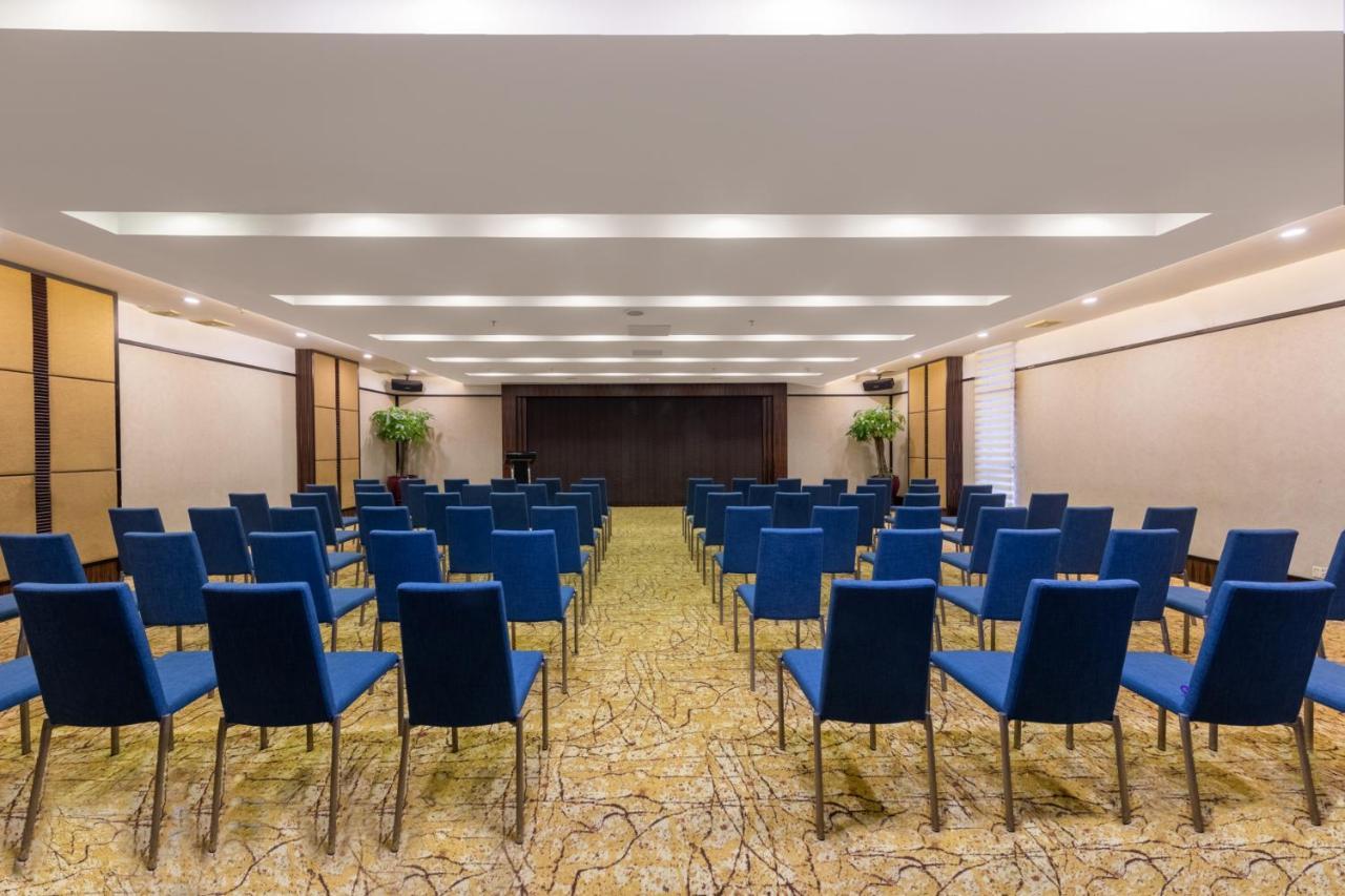 Crowne Plaza Foshan By Ihg - Canton Fair Free Shuttle Bus Kültér fotó